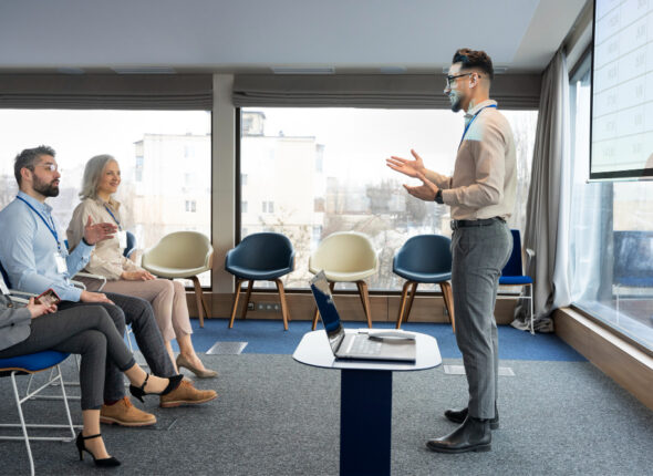 personas-que-participan-eventos-negocios